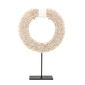 The Papua Shell Disc on Stand - White - M small 0