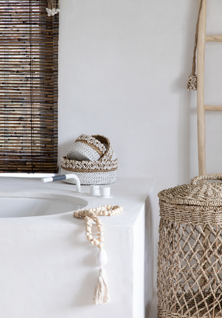 Display The Door Shell Cowrie Tassel - Natural The Door Shell Cowrie Tassel - Natural