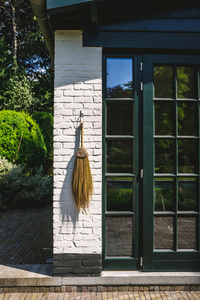 The Raffia Broom - Natural small 4