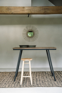 The Kedut Bar Stool - Natural small 8