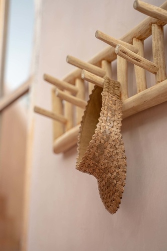 Check The Island Cloth Hanger - Natural
