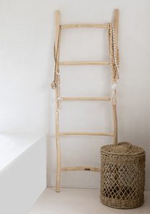 The Kubu Necklace - Natural White small 8