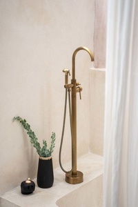 The Sneaky Vase - Black Natural - M small 1