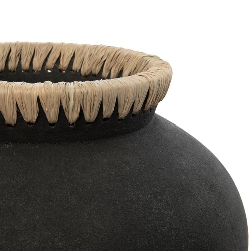 Check Bazar Bizar Styly S vase – black with natural raffia, 25 × 19 cm
