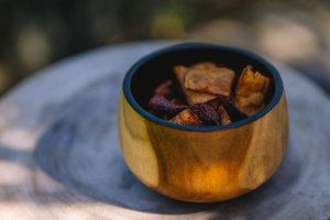 BAZAR BIZAR Bondi teak wood bowl 12 cm – natural with black interior small 5
