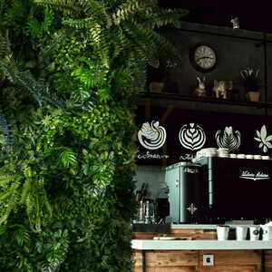 Laurel vertical garden small 2