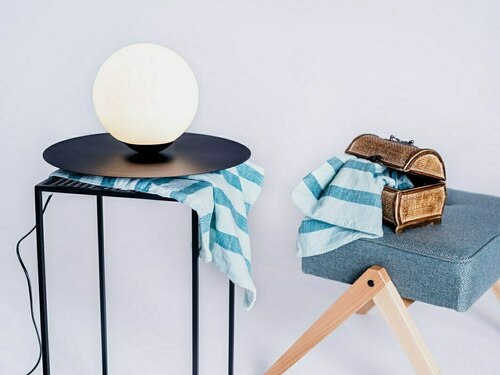 Check SKIVA BALL M table lamp - black