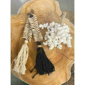 Macrame Fishbone Keychain BAZAR BIZAR Cream Cotton Shell 25 cm 1 Macrame Fishbone Keychain BAZAR BIZAR Cream Cotton Shell 25 cm small 1