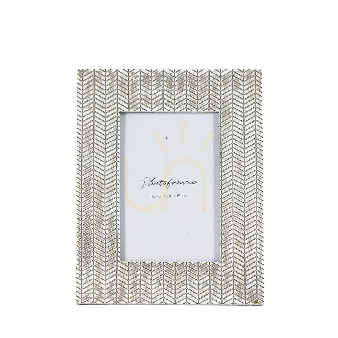 Check Photo Frame Gallery Direct Manni 4x6 Distressed Grey Herringbone Polyresin Photo Frame Gallery Direct Manni 4x6 Distressed Grey Herringbone Polyresin