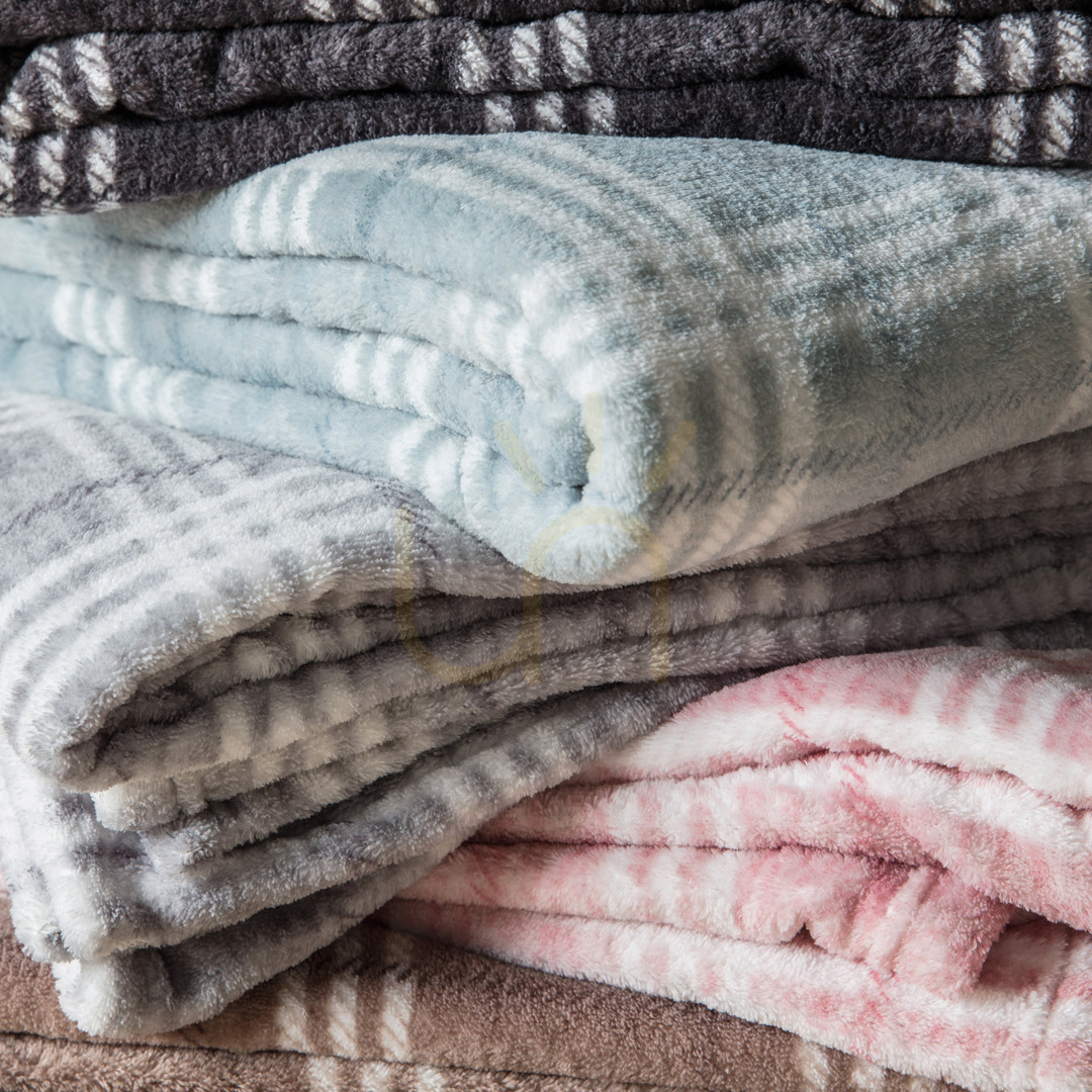 Preview Fleece Throw Gallery Direct Checkmate Silver Checked Flannel 140x180cm Fleece Throw Gallery Direct Checkmate Silver Checked Flannel 140x180cm