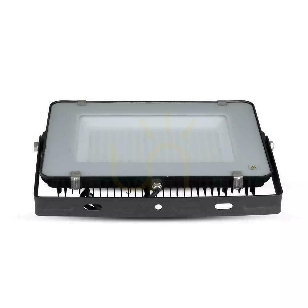 Preview V-TAC 200W SAMSUNG CHIP LED Projector Black VT-200 6500K 16500lm 5 Years Warranty V-TAC 200W SAMSUNG CHIP LED Projector Black VT-200 6500K 16500lm 5 Years Warranty