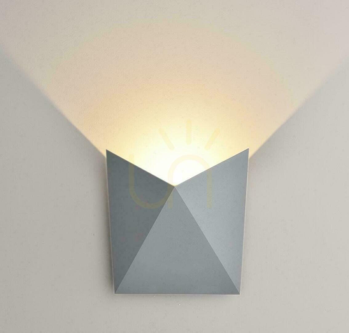 View Wall lamp V-TAC 5W LED Grey IP65 VT-825-G 4000K 645lm. Wall lamp V-TAC 5W LED Grey IP65 VT-825-G 4000K 645lm.