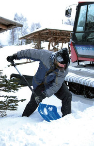 ALPINUS ALUTUBE Snow Shovel - blue - 55cm wide. small 2