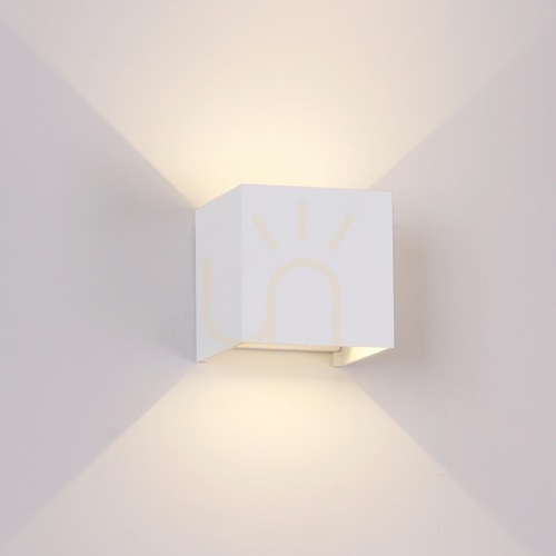 Check Mantra Mantra DAVOS 6521 Wall Street Lamp