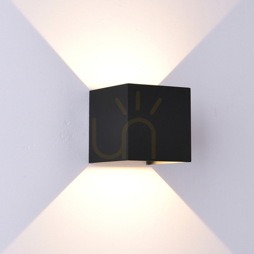Check Mantra Davos 6524 wall lamp
