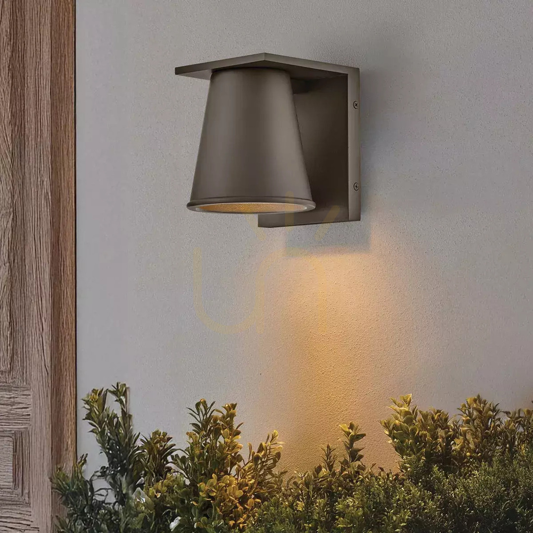 Check Hans wall lantern - 1 light source - Architectural bronze Elstead Hans wall lantern - 1 light source - Architectural bronze Elstead