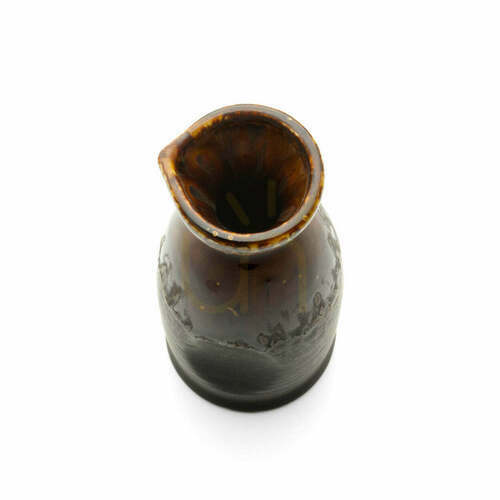 Check Saké Pourer Brown