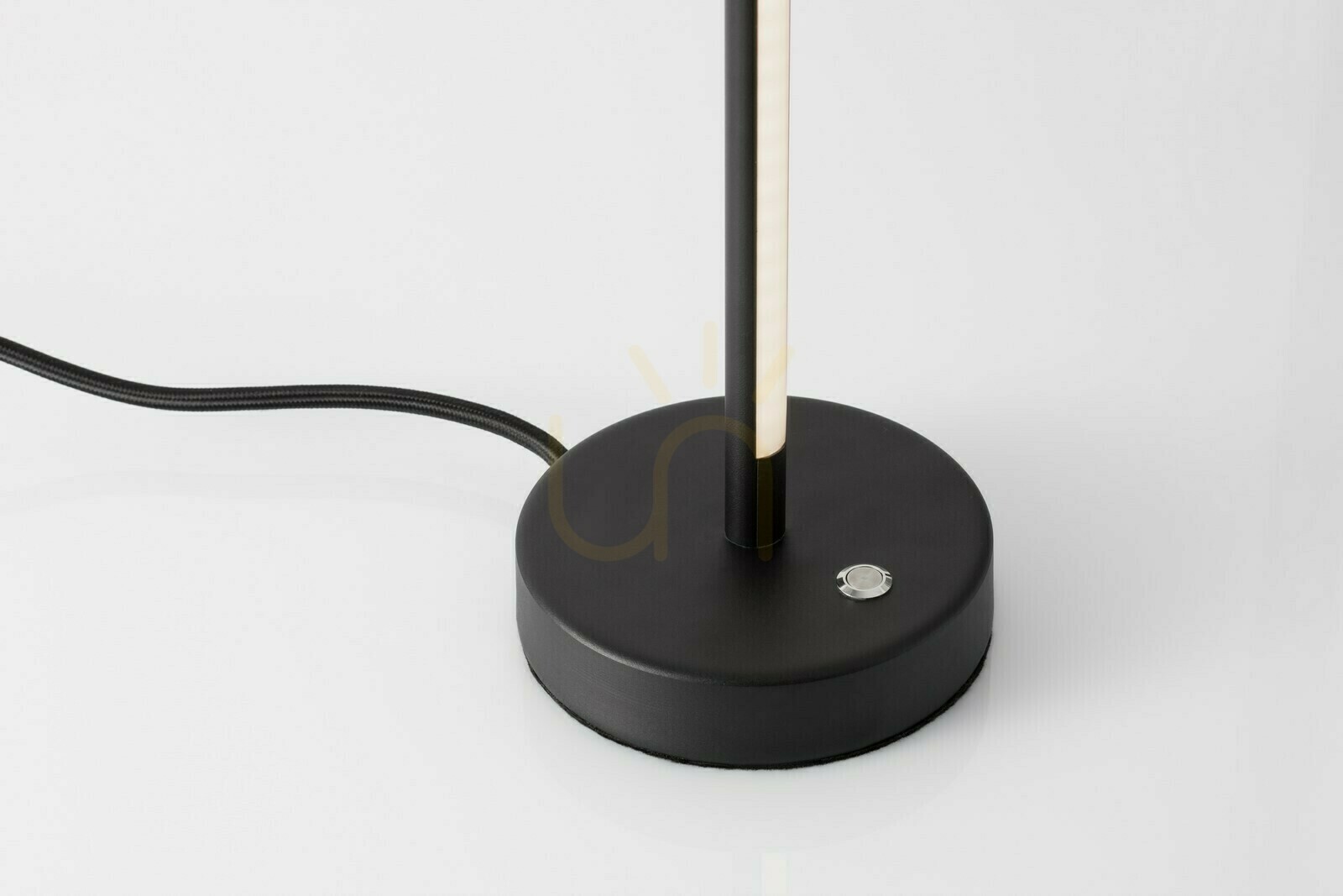 View CERRO Luces Exclusivas Table Lamp LE42607 CERRO Luces Exclusivas Table Lamp LE42607