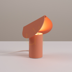 BISCUIT peach LED desk lamp 3000K small 2