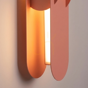 CHAIN 91 peach LED wall lamp 3000K small 3