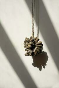 Cowrie Shell Tassel BAZAR BIZAR Brown 50 cm 1 Cowrie Shell Tassel BAZAR BIZAR Brown 50 cm small 1