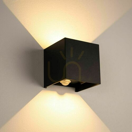 Check s.luce Ixa LED Wall Light Motion Sensor Gold 10 cm Square Metal Warm White