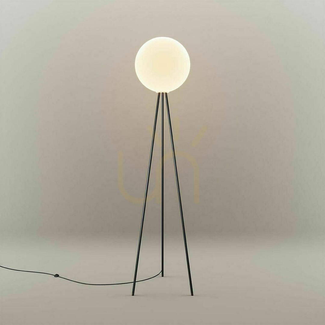 Show s.luce Orb Tripod Floor Lamp Glass Globe Transparent 160 cm s.luce Orb Tripod Floor Lamp Glass Globe Transparent 160 cm