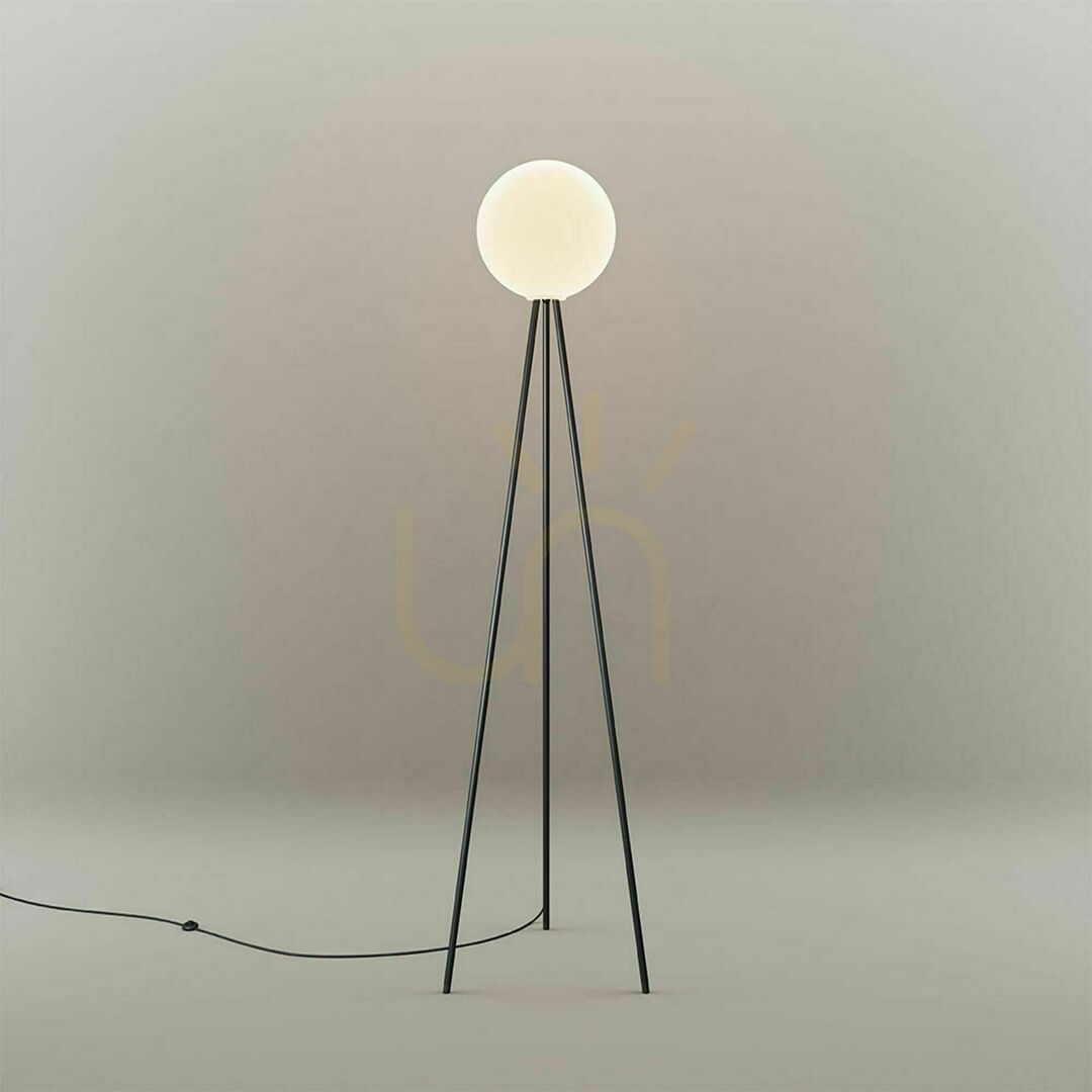Preview s.luce Orb Tripod Floor Lamp Glass Globe Transparent 160 cm s.luce Orb Tripod Floor Lamp Glass Globe Transparent 160 cm