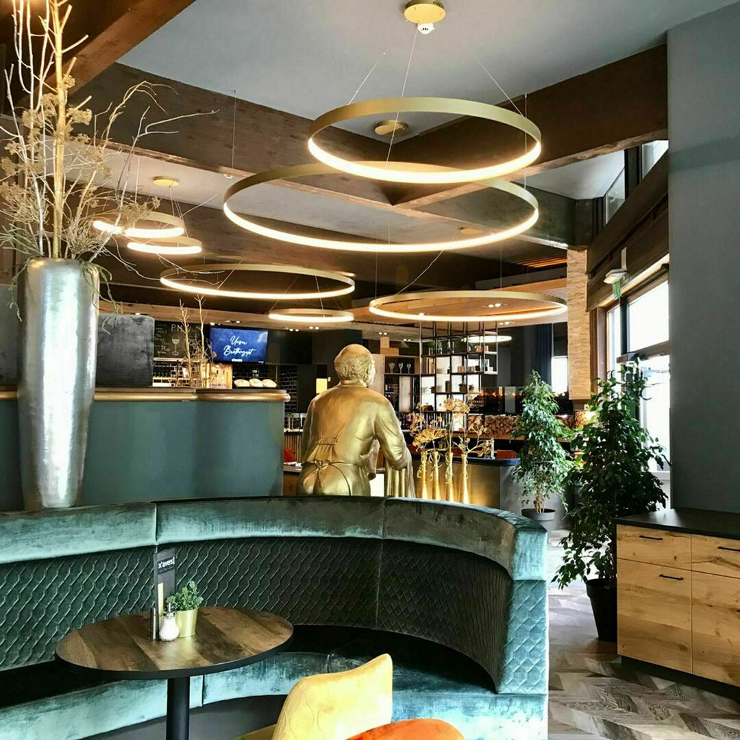 Preview s.luce Ring LED Pendelleuchte Schwarz 120 cm dimmbar, warmweiß s.luce Ring LED Pendelleuchte Schwarz 120 cm dimmbar, warmweiß