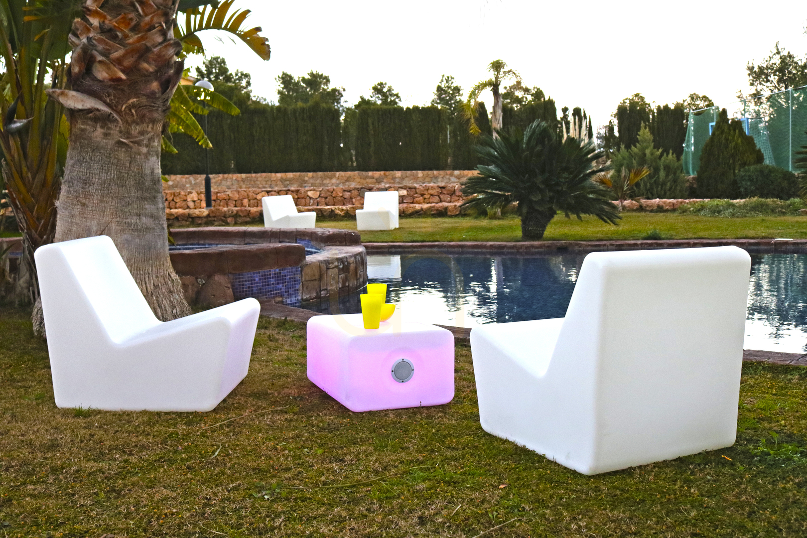 Check TARIDA SIT 3159 White Garden Chair with 1 LED Light TARIDA SIT 3159 White Garden Chair with 1 LED Light