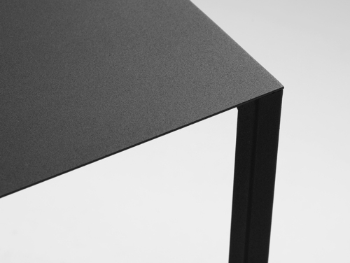 Check CustomForm LUPE METAL 60 side table – black RAL 9005