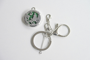 Pendant with an oil diffuser - Christmas tree motif small 1